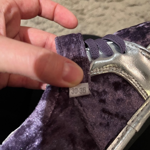 Jack & Lilly toddler shoe, size 30-36 months, never worn - Picture 5 of 7